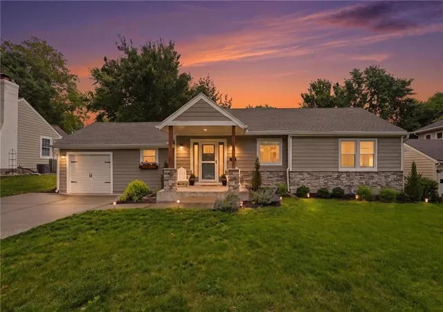Photo 2 of Single family home for sale at 5927 Mission Rd, Fairway, KS 66205 | MLS# 2647425 | Listing updated on 2026-10-17