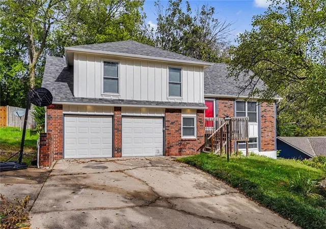 Single family home for sale at 3212 Longhorn Dr, Lawrence, KS 66049 | MLS# 2647427