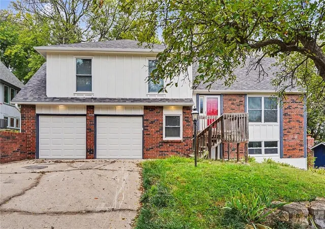 Photo 2 of Single family home for sale at 3212 Longhorn Dr, Lawrence, KS 66049 | MLS# 2647427 | Listing updated on 2026-10-18