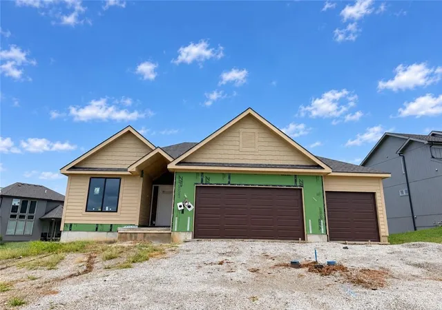 Photo 1 of Single family home for sale at 917 Twisted Oak Rd, Greenwood, MO 64034 | MLS# 2647443 | Listing updated on 2026-10-17