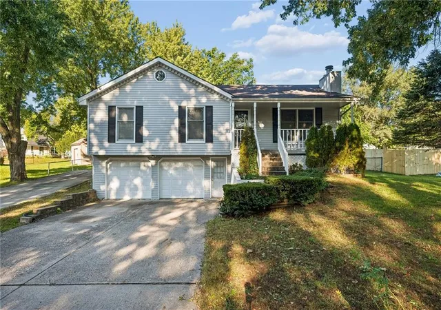 Photo 1 of Single family home for sale at 6906 N Chas Dr, Pleasant Valley, MO 64068 | MLS# 2647451 | Listing updated on 2026-10-22