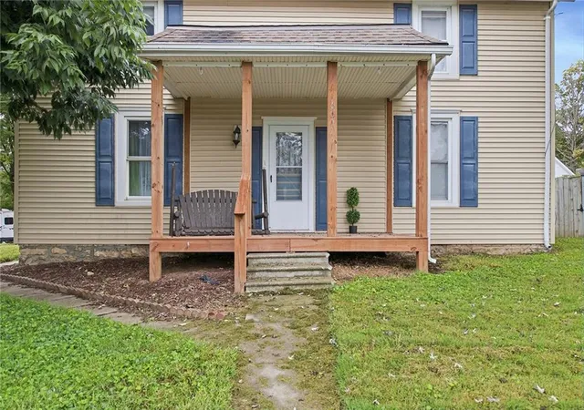 Photo 3 of Sale Pending at 611 South St, Wellington, MO 64097 | MLS# 2647454 | Listing updated on 2026-10-21