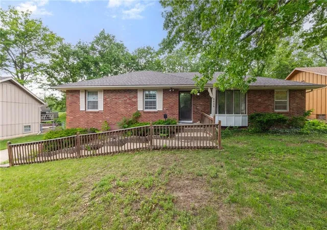 Photo 2 of Single family home for sale at 6820 Wildwood Dr, Raytown, MO 64133 | MLS# 2647455 | Listing updated on 2026-10-19