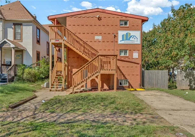 Photo 3 of House for sale at 511 SW Tyler St, Topeka, KS 66603 | MLS# 2647456 | Listing updated on 2026-10-20