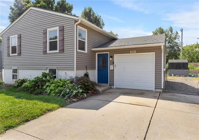 Photo 3 of Single family home for sale at 18907 E Susquehanna Ridge, Independence, MO 64056 | MLS# 2647461 | Listing updated on 2026-10-22