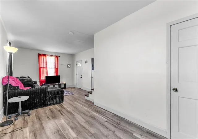 Photo 3 of Single family home for sale at 804 Mason Ave, Saint Joseph, MO 64504 | MLS# 2647463 | Listing updated on 2026-10-16