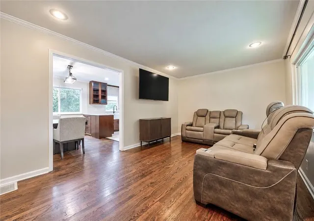 Photo 4 of Sale Pending at 4722 Quivira Dr, Shawnee, KS 66216 | MLS# 2647465 | Listing updated on 2026-10-22