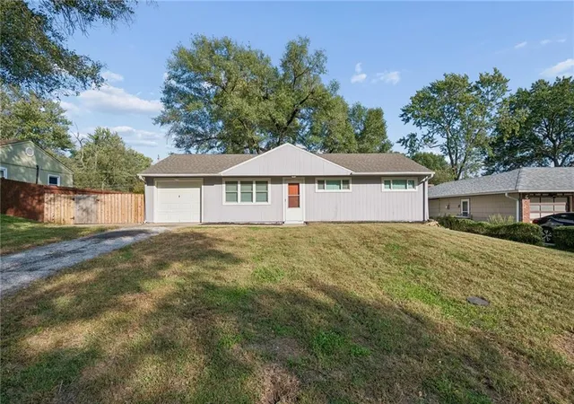 Photo 1 of Single family home for sale at 11305 Mckinley Ave, Kansas City, MO 64134 | MLS# 2647471 | Listing updated on 2026-10-26