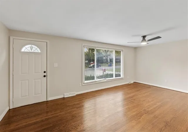 Photo 3 of Sale Pending at 5400 Outlook St, Mission, KS 66202 | MLS# 2647475 | Listing updated on 2026-10-18