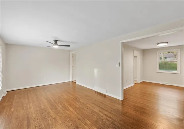 Photo 3 of Sale Pending at 5400 Outlook St, Mission, KS 66202 | MLS# 2647475 | Listing updated on 2026-10-18