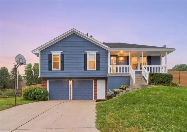 Single family home for sale at 104 NE Bristol Cir, Lees Summit, MO 64086 | MLS# 2647480