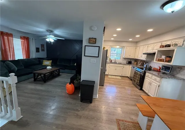 Photo 1 of Single family home for sale at 3205 S Mark Cir, Independence, MO 64055 | MLS# 2647481 | Listing updated on 2026-10-26
