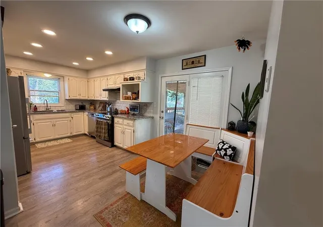 Photo 2 of Single family home for sale at 3205 S Mark Cir, Independence, MO 64055 | MLS# 2647481 | Listing updated on 2026-10-26
