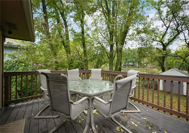 Photo 3 of Single family home for sale at 317 SW Shamrock Pl, Blue Springs, MO 64014 | MLS# 2647483 | Listing updated on 2026-10-18