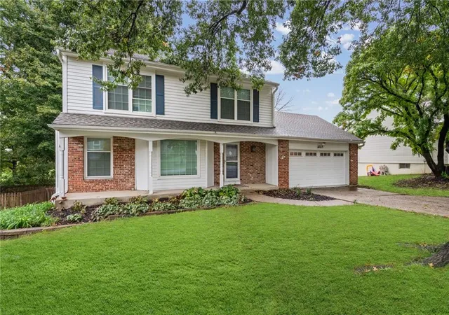 Photo 2 of Single family home for sale at 10324 Rosehill Rd, Overland Park, KS 66215 | MLS# 2647492 | Listing updated on 2026-10-22