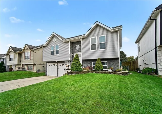 Photo 3 of Single family home for sale at 8623 NE 110th Street, Kansas City, MO 64157 | MLS# 2647494 | Listing updated on 2026-10-18