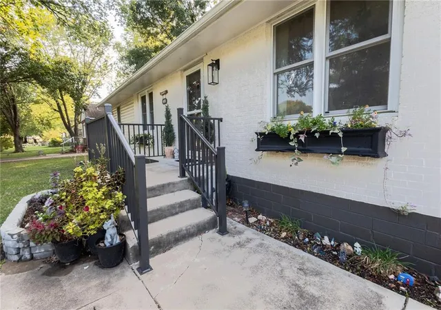 Photo 2 of Single family home for sale at 408 Warwick St, Coffeyville, KS 67337 | MLS# 2647495 | Listing updated on 2026-10-17