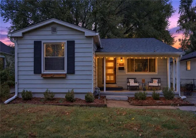 Photo 3 of Sale Pending at 108 E 79th Terrace, Kansas City, MO 64114 | MLS# 2647496 | Listing updated on 2026-10-18