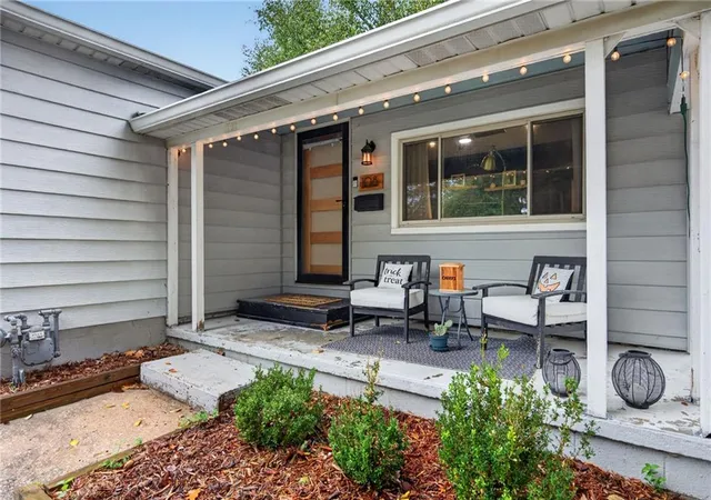 Photo 4 of Sale Pending at 108 E 79th Terrace, Kansas City, MO 64114 | MLS# 2647496 | Listing updated on 2026-10-18