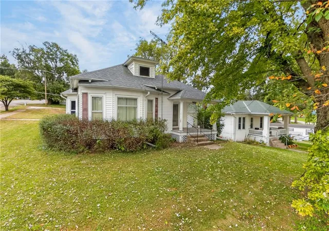 Photo 3 of Sale Pending at 236 Seneca St N, Troy, KS 66087 | MLS# 2647505 | Listing updated on 2026-10-20