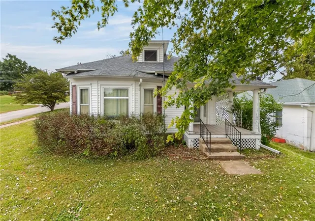 Photo 3 of Sale Pending at 236 Seneca St N, Troy, KS 66087 | MLS# 2647505 | Listing updated on 2026-10-20