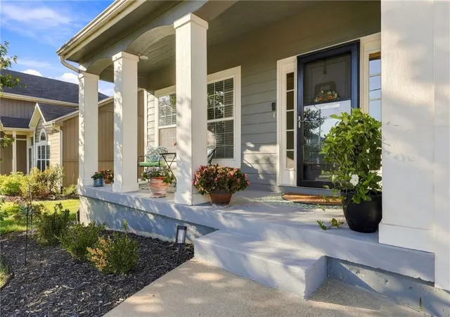 Photo 2 of Single family home for sale at 372 W Madison St, Gardner, KS 66030 | MLS# 2647510 | Listing updated on 2026-10-18