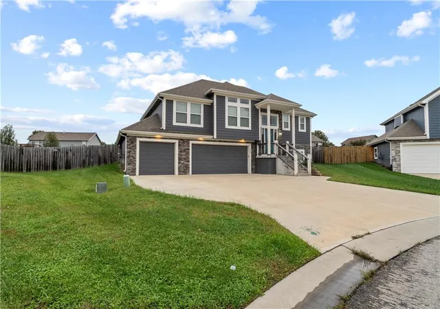 Photo 2 of Single family home for sale at 1907 N 162nd Terrace, Basehor, KS 66007 | MLS# 2647512 | Listing updated on 2026-10-17