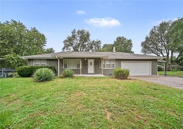 Photo 2 of Single family home for sale at 10710 N Grand Ave, Kansas City, MO 64155 | MLS# 2647514 | Listing updated on 2026-10-22