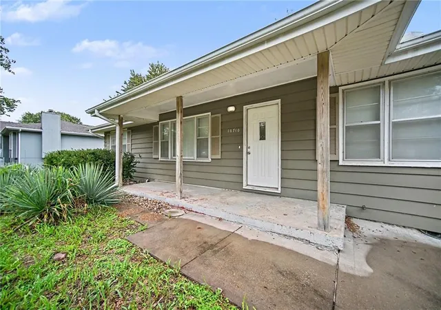Photo 3 of Single family home for sale at 10710 N Grand Ave, Kansas City, MO 64155 | MLS# 2647514 | Listing updated on 2026-10-22