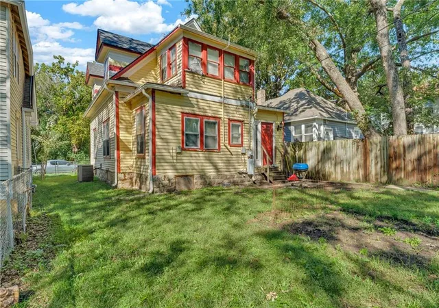 Photo 2 of Multi family home for sale at 1412 Sw Fillmore St, Topeka, KS 66604 | MLS# 2647529 | Listing updated on 2026-10-19