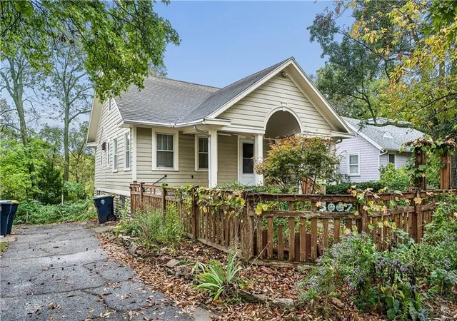 Photo 2 of Single family home for sale at 5007 Lydia Ave, Kansas City, MO 64110 | MLS# 2647537 | Listing updated on 2026-10-20