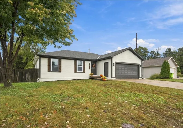 Photo 2 of Single family home for sale at 106 Trinity Cir, Harrisonville, MO 64701 | MLS# 2647541 | Listing updated on 2026-10-19