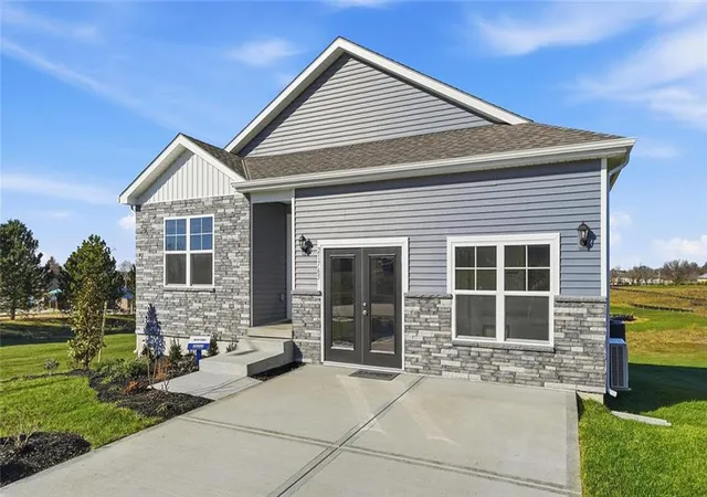 Photo 4 of Single family home for sale at 709 N 86th Terrace, Kansas City, KS 66112 | MLS# 2647545 | Listing updated on 2026-10-23