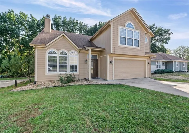 Photo 1 of Single family home for sale at 14512 Wilshire Cir, Grandview, MO 64030 | MLS# 2647546 | Listing updated on 2026-10-17