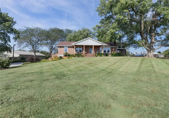 Photo 1 of Single family home for sale at 33302 Hammond Rd, Lone Jack, MO 64070 | MLS# 2647549 | Listing updated on 2026-10-29