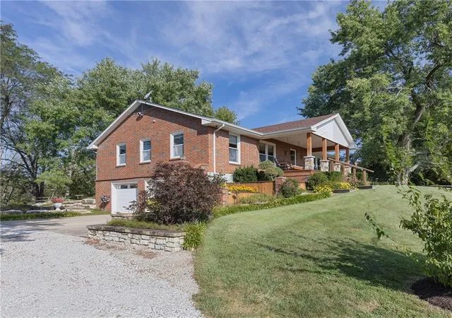 Photo 2 of Single family home for sale at 33302 Hammond Rd, Lone Jack, MO 64070 | MLS# 2647549 | Listing updated on 2026-10-29