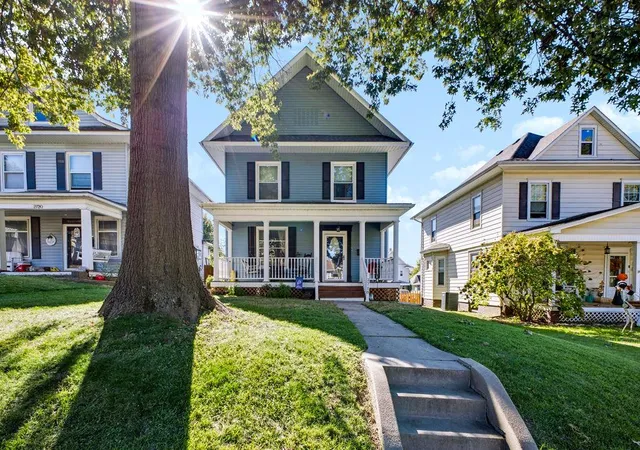Photo 2 of Single family home for sale at 2718 Renick St, Saint Joseph, MO 64507 | MLS# 2647551 | Listing updated on 2026-10-22