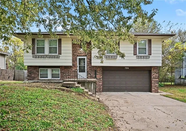 Single family home for sale at 704 N 20th Street, Leavenworth, KS 66048 | MLS# 2647554