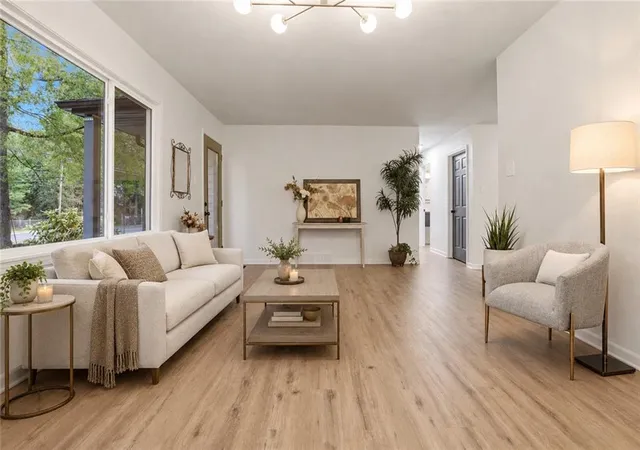 Photo 4 of Single family home for sale at 2919 NE Russell Rd, Kansas City, MO 64117 | MLS# 2647555 | Listing updated on 2026-10-22