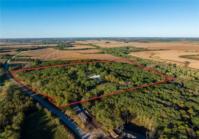 Photo 2 of Single family home for sale at 36636 69 Highway, Bethany, MO 64424 | MLS# 2647559 | Listing updated on 2026-10-20