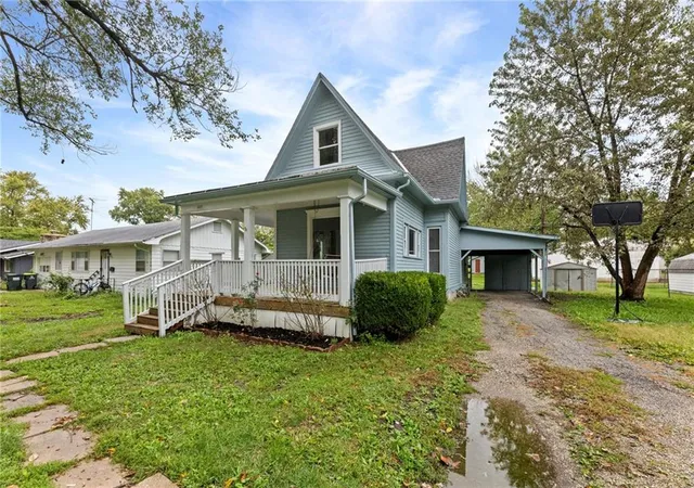 Photo 2 of Single family home for sale at 1027 N Mulberry St, Ottawa, KS 66067 | MLS# 2647560 | Listing updated on 2026-10-21
