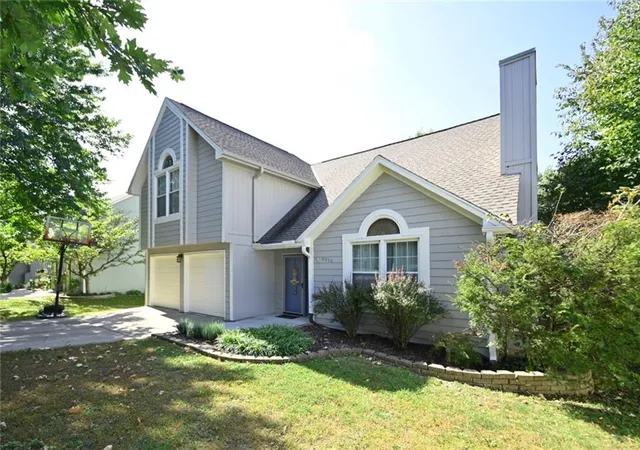 Photo 1 of Single family home for sale at 8516 N Winan Ave, Kansas City, MO 64153 | MLS# 2647562 | Listing updated on 2026-10-25