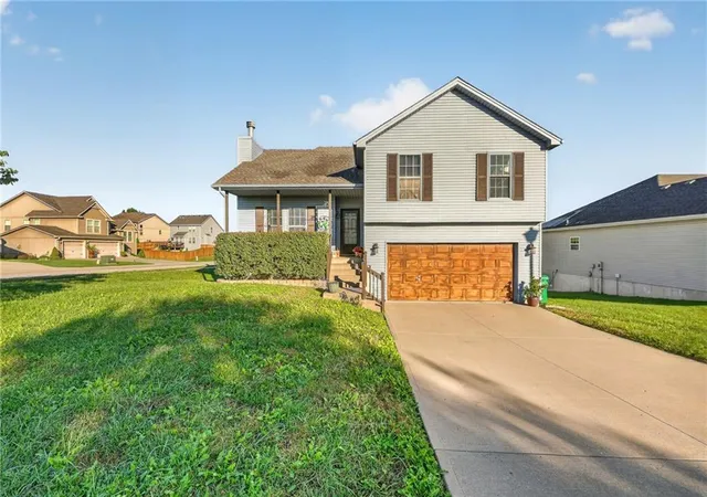 Single family home for sale at 2510 N 111th Terrace, Kansas City, KS 66109 | MLS# 2647563