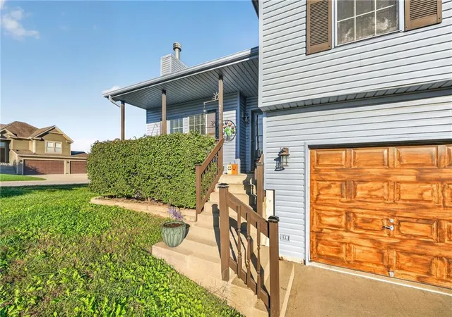 Photo 3 of Single family home for sale at 2510 N 111th Terrace, Kansas City, KS 66109 | MLS# 2647563 | Listing updated on 2026-10-21