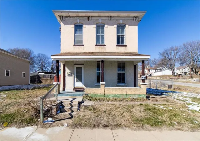 Photo 1 of Sale Pending at 1720 Savannah Ave, Saint Joseph, MO 64505 | MLS# 2647569 | Listing updated on 2026-10-19