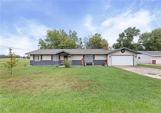 Photo 1 of Single family home for sale at 314 Mcatee Rd, Iola, KS 66749 | MLS# 2647570 | Listing updated on 2026-10-18
