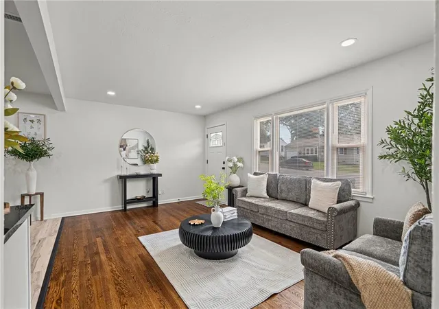 Photo 4 of Single family home for sale at 2404 NE 60th Street, Kansas City, MO 64118 | MLS# 2647578 | Listing updated on 2026-10-18
