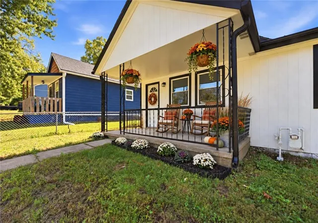 Photo 1 of Sale Pending at 817 Pawnee St, Leavenworth, KS 66048 | MLS# 2647583 | Listing updated on 2026-10-22