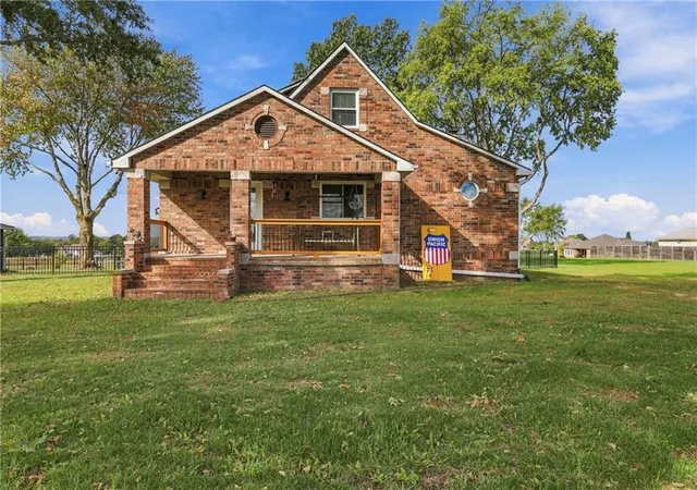 Photo 3 of Single family home for sale at 981 S 9th Street, Odessa, MO 64076 | MLS# 2647586 | Listing updated on 2026-10-20