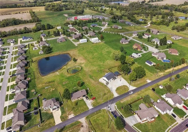 Photo 3 of Single family home for sale at 981 S 9th Street, Odessa, MO 64076 | MLS# 2647586 | Listing updated on 2026-10-20